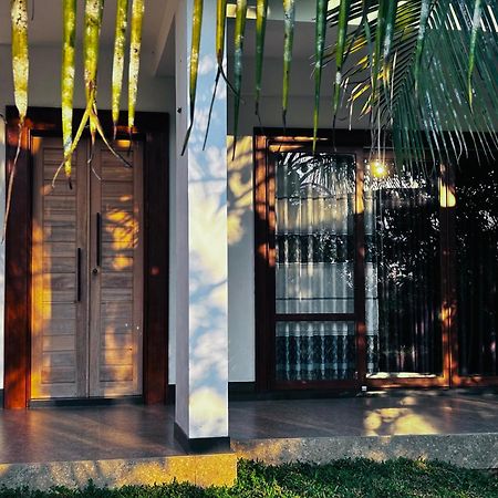 Windy Villa Полонарува Екстериор снимка